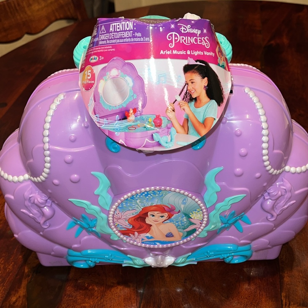 💖NWT DISNEY PRINCESS ARIEL’S VANITY, UNDER THE SEA TABLETOP, MUSIC, LIGHTS - Picture 14 of 16